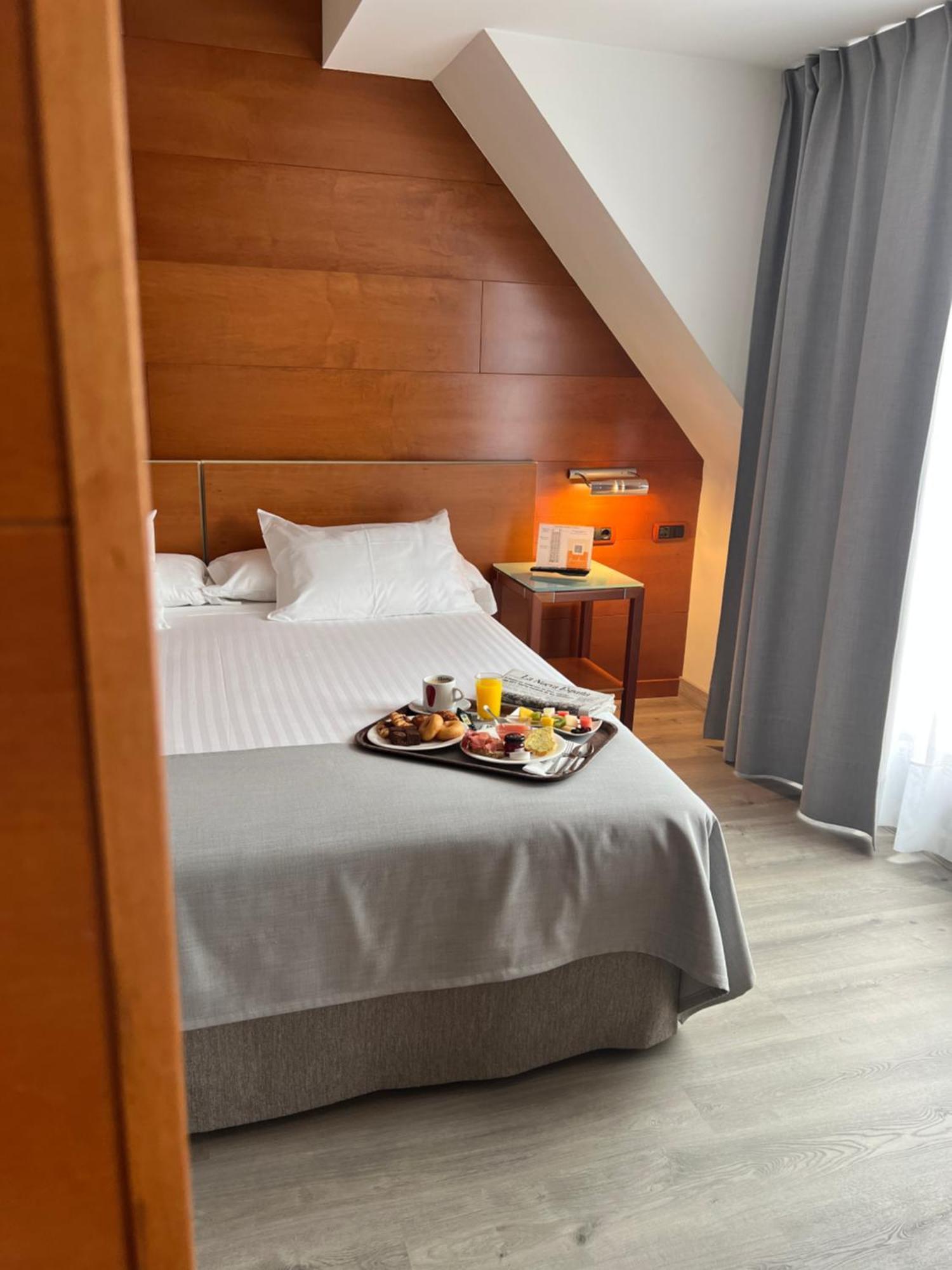 Hotel Silken Monumental Naranco Oviedo Zewnętrze zdjęcie